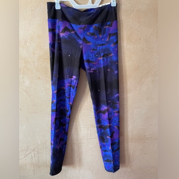 Leggings- Medium Bats Ladies Leggings. NWT. Black and purple. - Picture 6 of 9